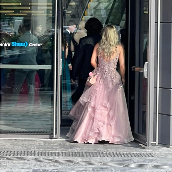 Dresses & Skirts - Prom dress size 4